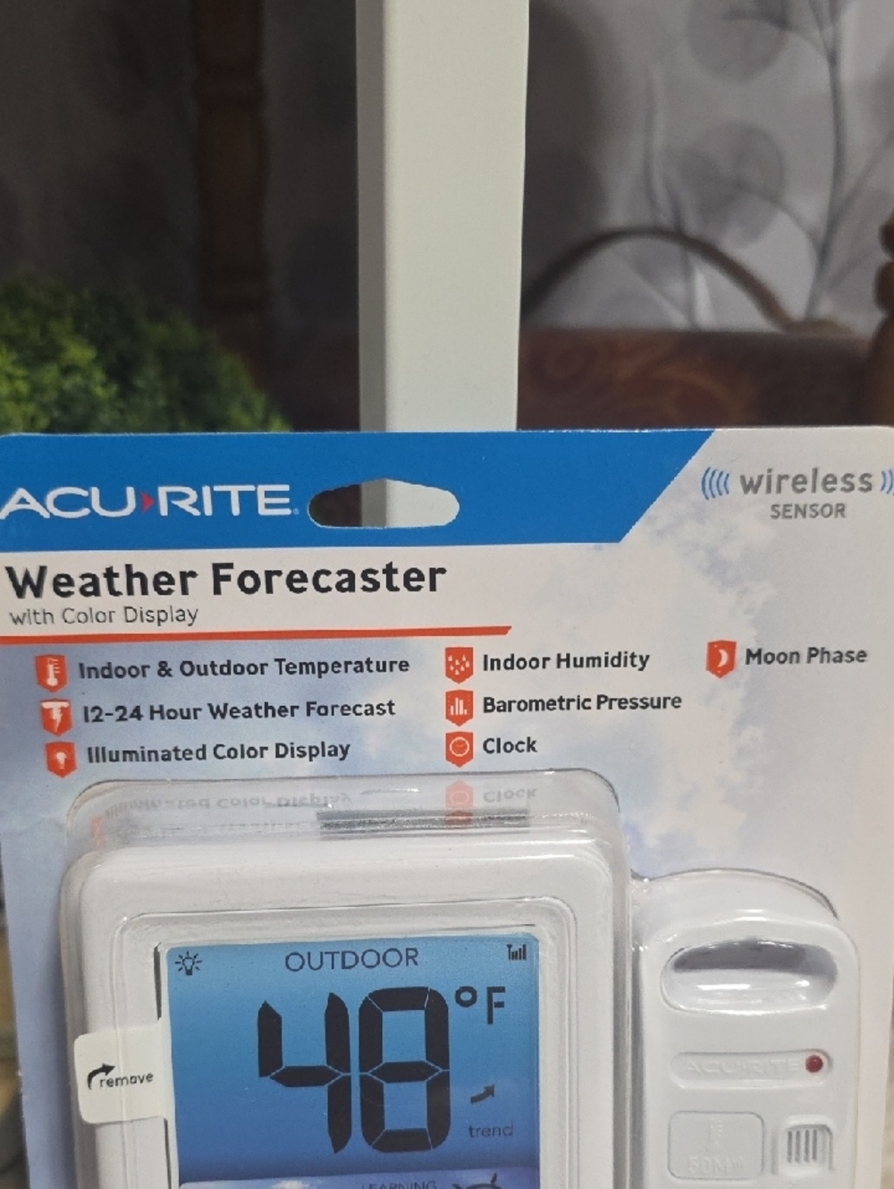 White Color Weather Station with Remote Sensor - Picture 6 of 10